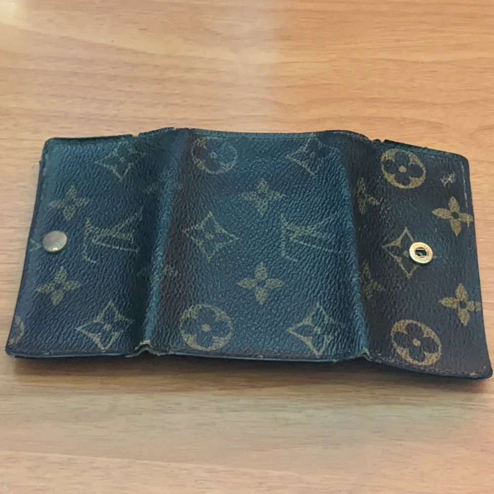 Louis Vuitton Monogram Key Holder/Wallet #1640***